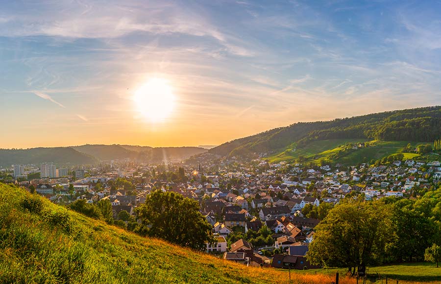 Luftaufnahme von Wettingen – das Glasfasernetz von Wettingen4net deckt alle Quartiere vollständig ab